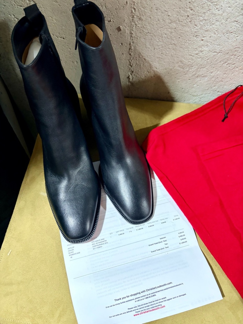 Christian Louboutin Black leather boots with box & Red Drawstring Dust bags - Picture 4 of 11